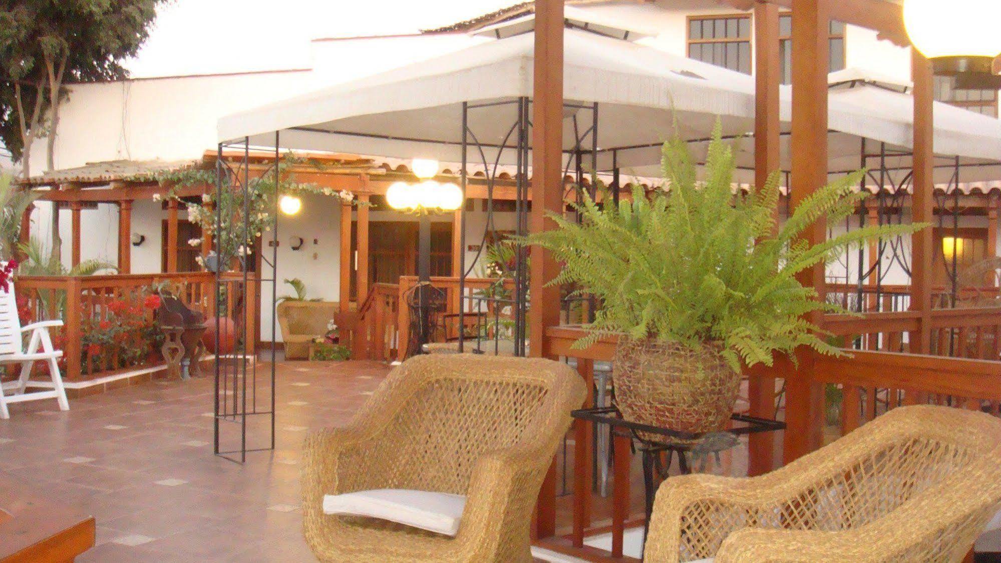 Hotel Don Agucho Nazca Esterno foto